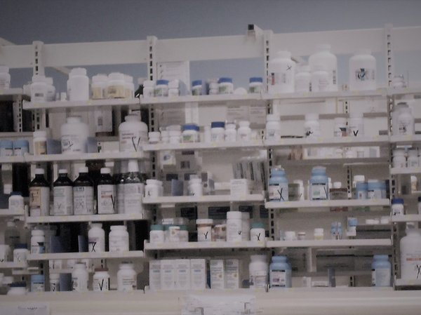 Comment savoir où se trouve la pharmacie de garde la plus proche ?